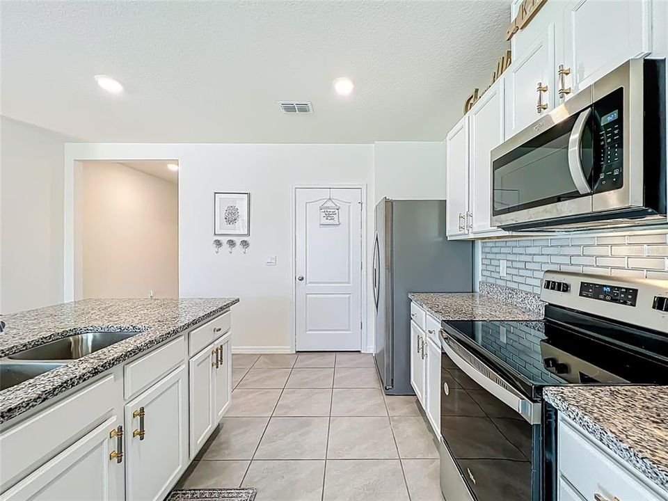 En Venta: $414,900 (3 camas, 2 baños, 1679 Pies cuadrados)