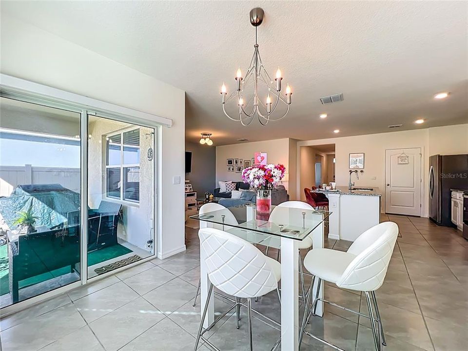 En Venta: $414,900 (3 camas, 2 baños, 1679 Pies cuadrados)