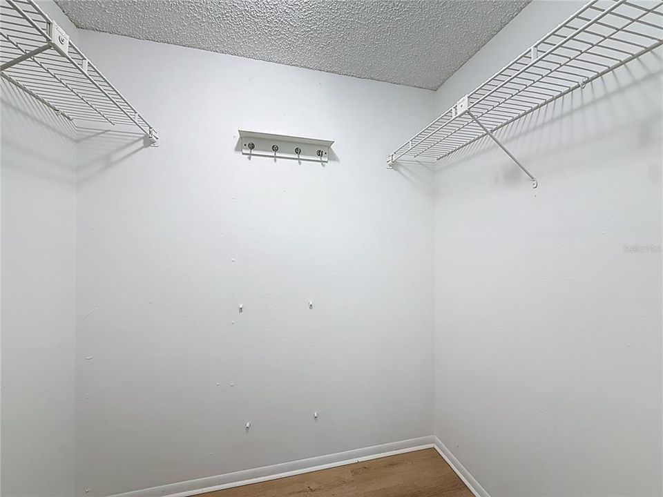 Под контрактом: $155,000 (2 спален, 1 ванн, 840 Квадратных фут)