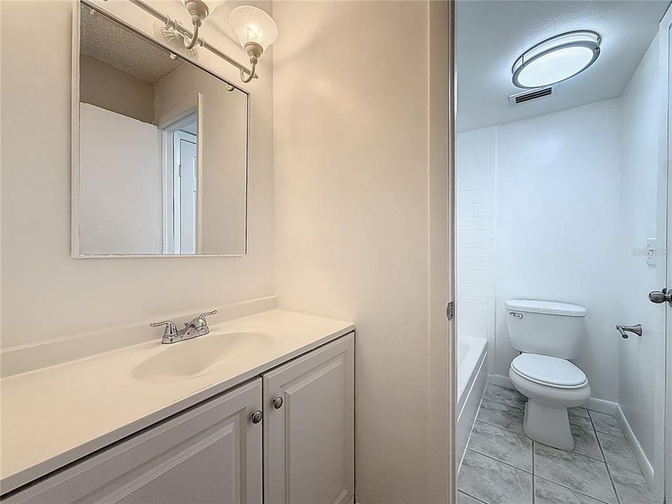 Под контрактом: $155,000 (2 спален, 1 ванн, 840 Квадратных фут)