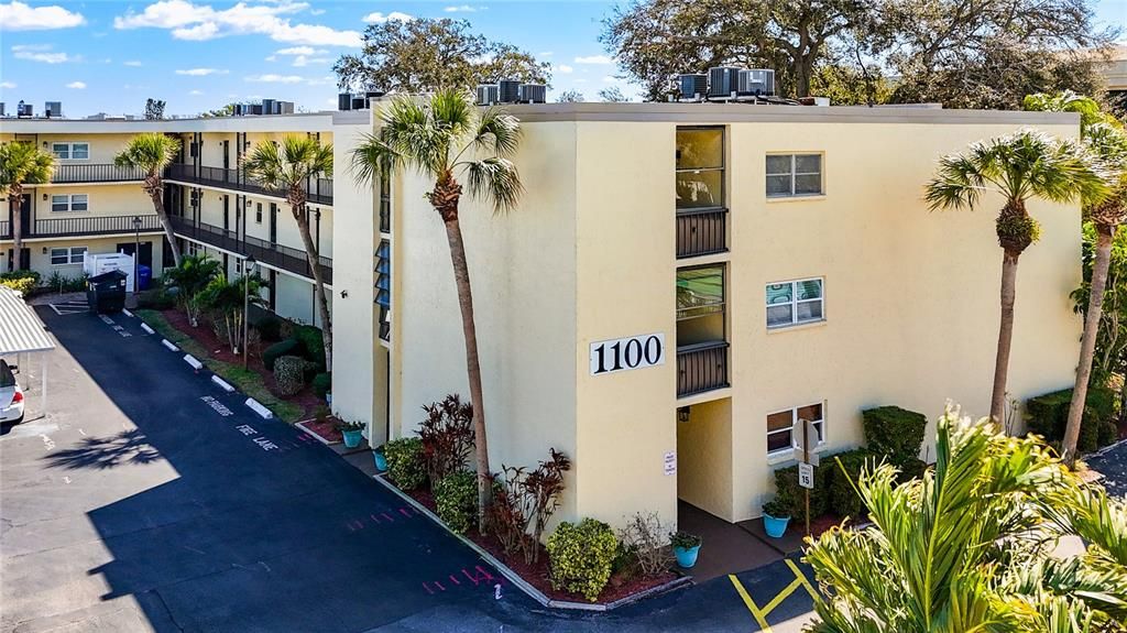 Под контрактом: $155,000 (2 спален, 1 ванн, 840 Квадратных фут)