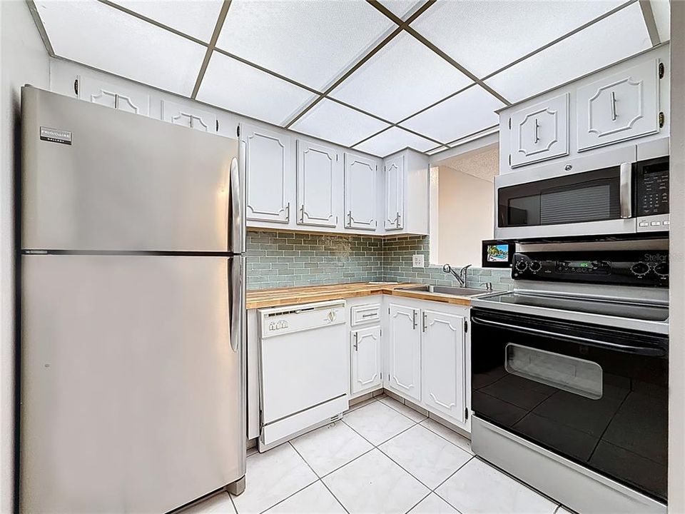 Под контрактом: $155,000 (2 спален, 1 ванн, 840 Квадратных фут)