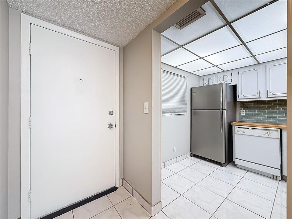 Под контрактом: $155,000 (2 спален, 1 ванн, 840 Квадратных фут)