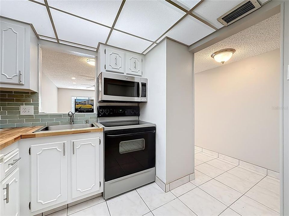 Под контрактом: $155,000 (2 спален, 1 ванн, 840 Квадратных фут)