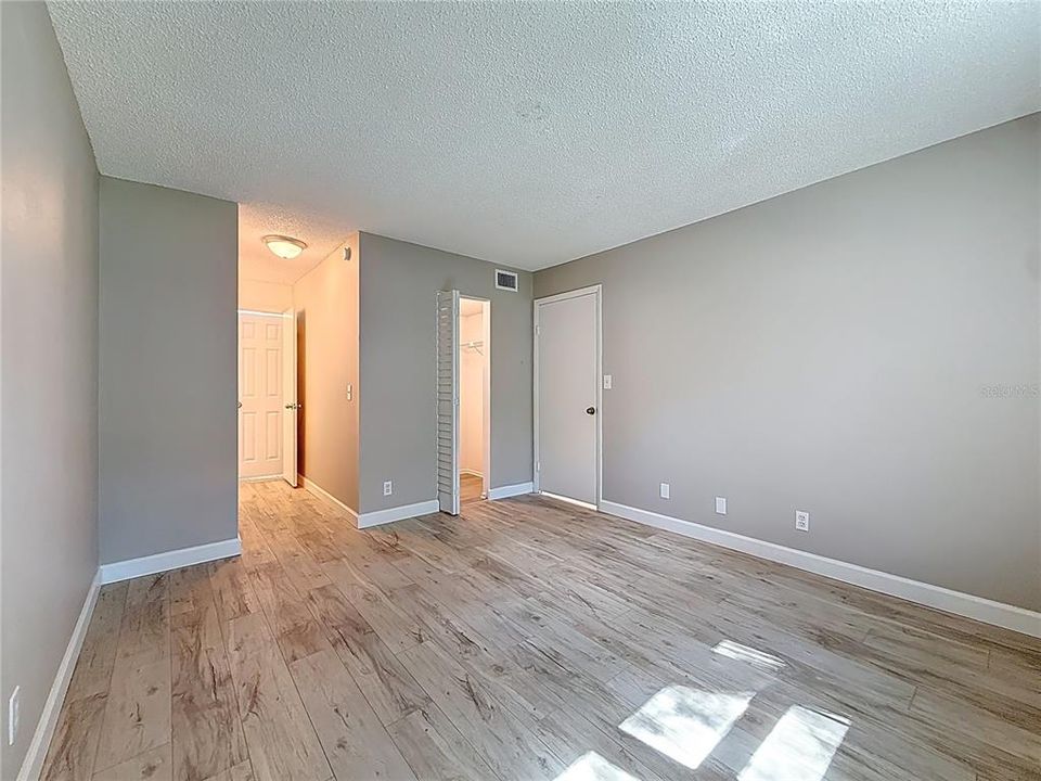 Под контрактом: $155,000 (2 спален, 1 ванн, 840 Квадратных фут)