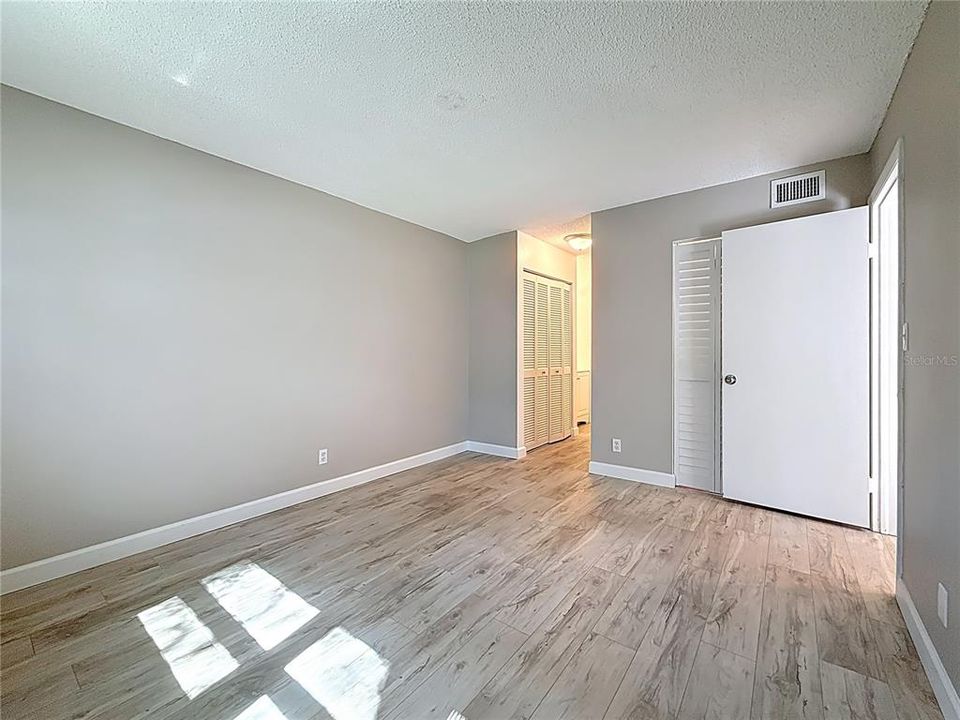 Под контрактом: $155,000 (2 спален, 1 ванн, 840 Квадратных фут)