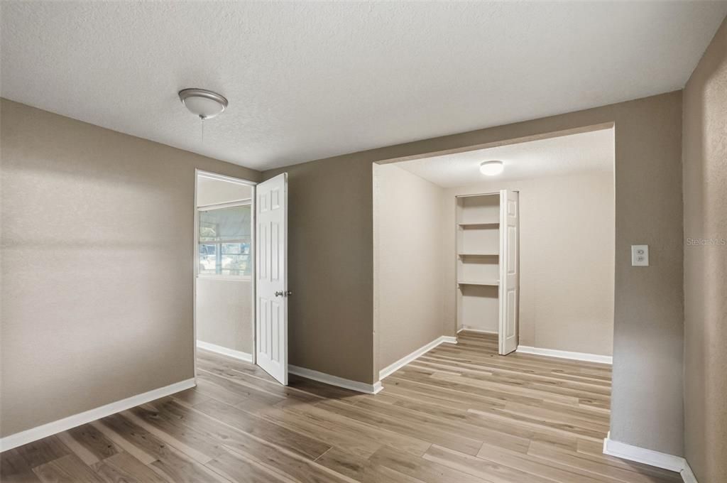For Sale: $110,000 (2 beds, 1 baths, 664 Square Feet)