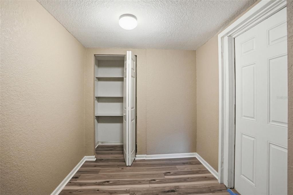 For Sale: $110,000 (2 beds, 1 baths, 664 Square Feet)
