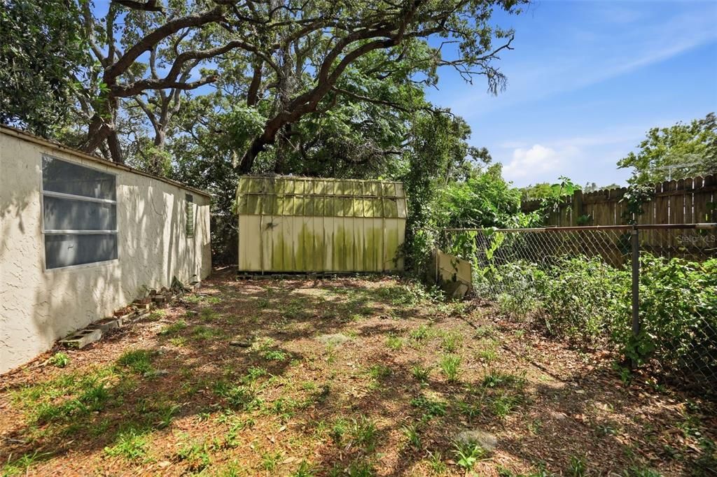 For Sale: $110,000 (2 beds, 1 baths, 664 Square Feet)
