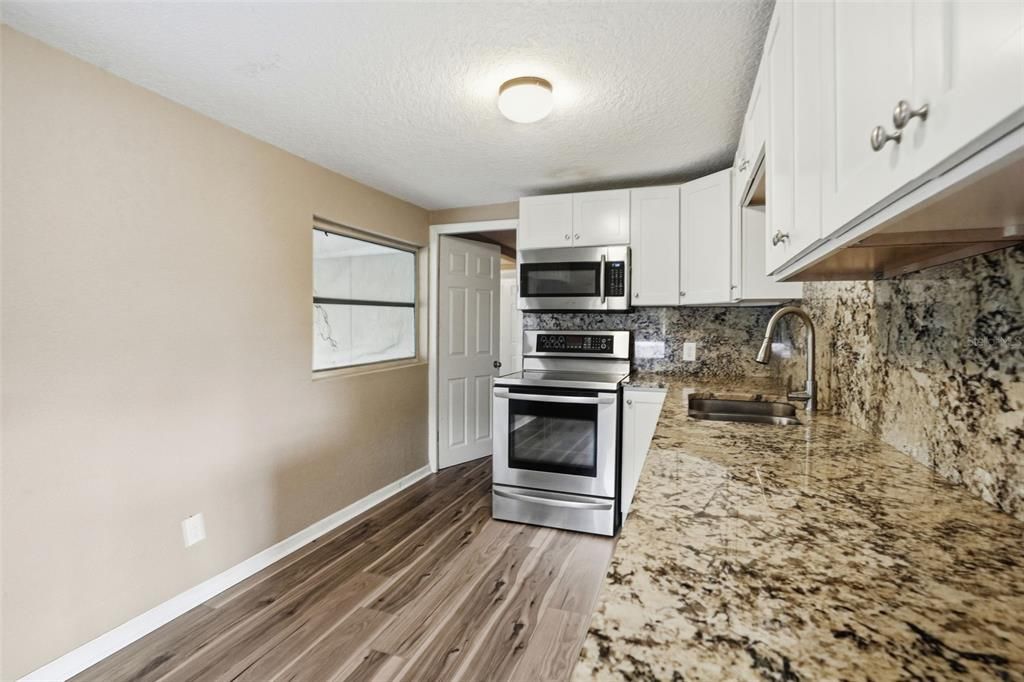 For Sale: $110,000 (2 beds, 1 baths, 664 Square Feet)