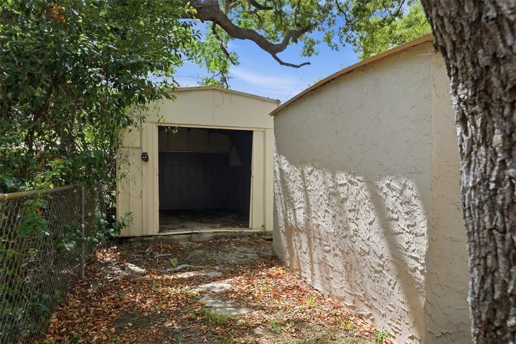 For Sale: $110,000 (2 beds, 1 baths, 664 Square Feet)