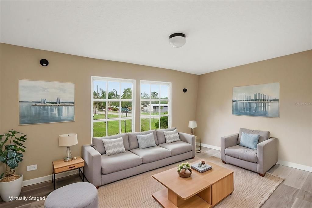 For Sale: $110,000 (2 beds, 1 baths, 664 Square Feet)