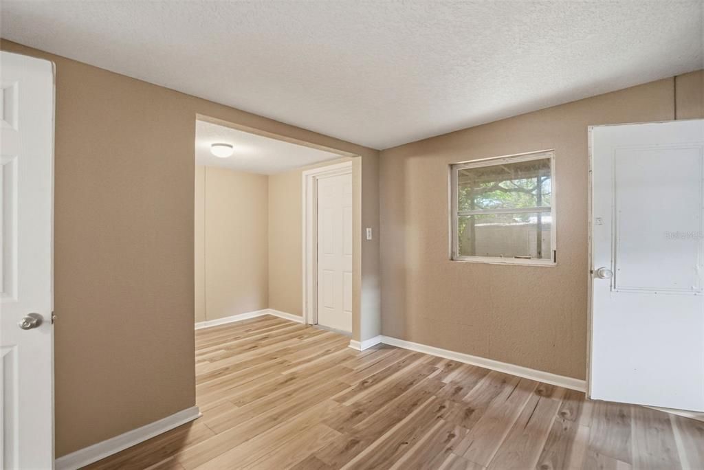 For Sale: $110,000 (2 beds, 1 baths, 664 Square Feet)