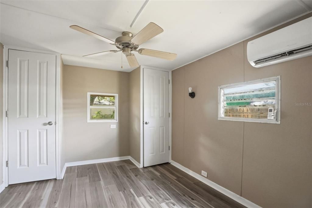 For Sale: $110,000 (2 beds, 1 baths, 664 Square Feet)