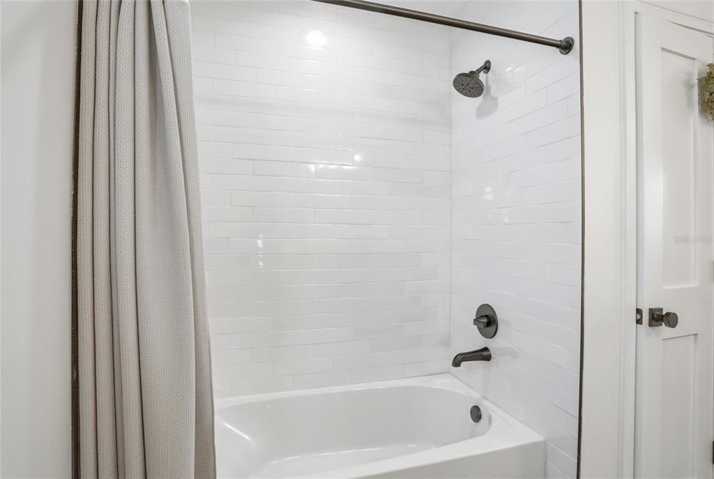 For Sale: $414,900 (4 beds, 2 baths, 2055 Square Feet)