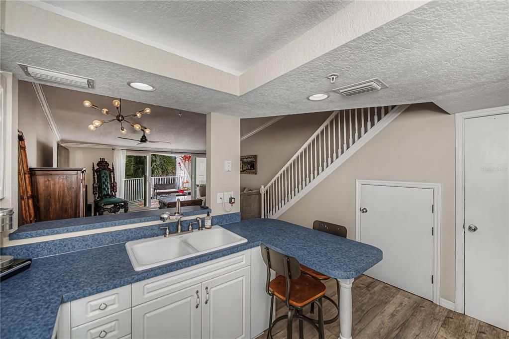 待售: $475,000 (2 贝兹, 2 浴室, 1357 平方英尺)