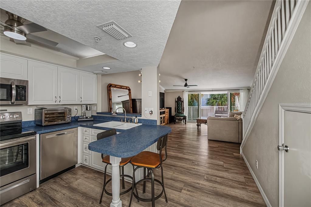 待售: $475,000 (2 贝兹, 2 浴室, 1357 平方英尺)