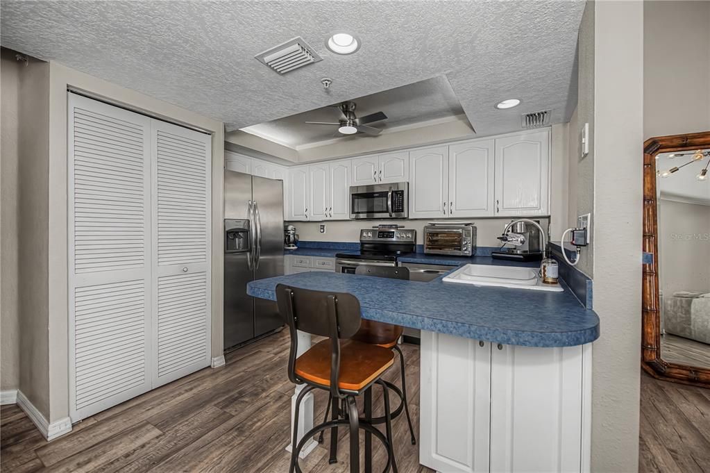 待售: $475,000 (2 贝兹, 2 浴室, 1357 平方英尺)