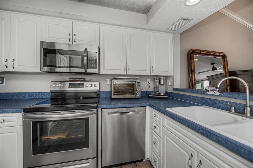 待售: $475,000 (2 贝兹, 2 浴室, 1357 平方英尺)