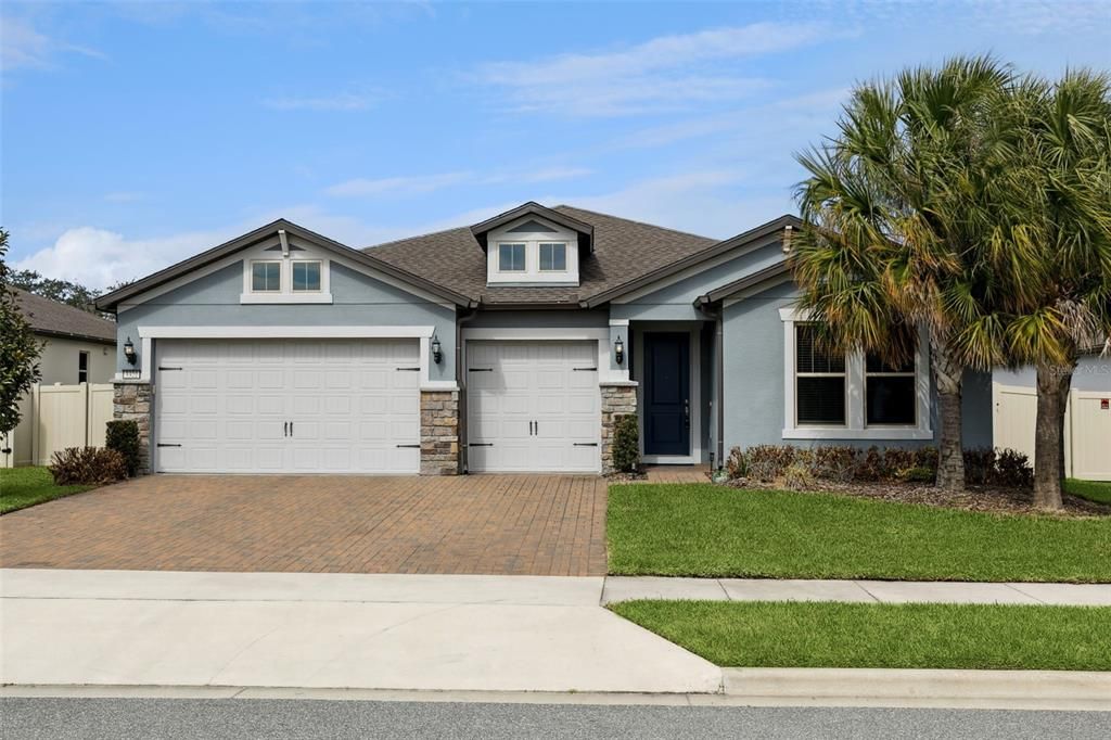Active With Contract: $725,000 (4 beds, 3 baths, 2707 Square Feet)