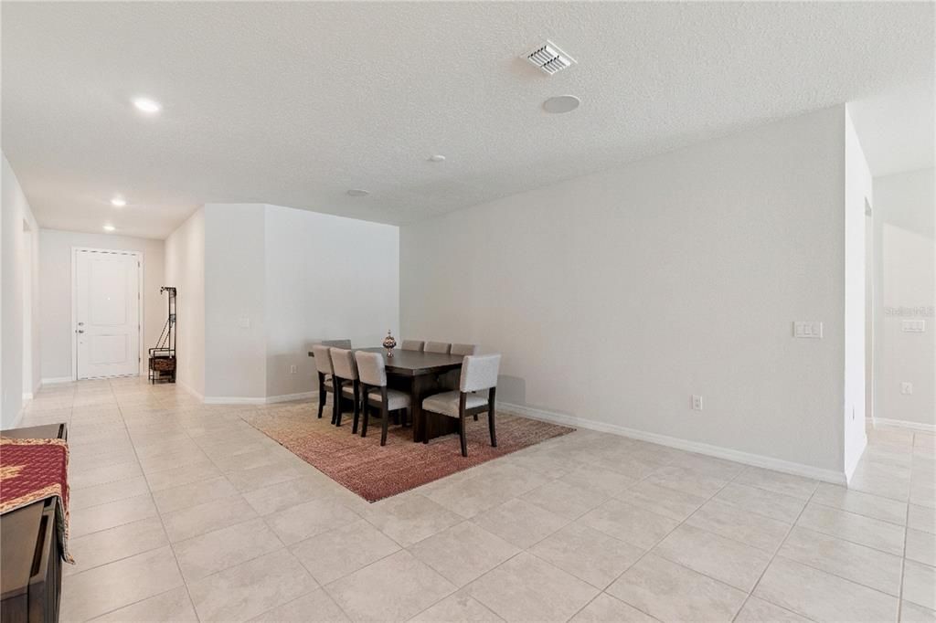 Active With Contract: $725,000 (4 beds, 3 baths, 2707 Square Feet)