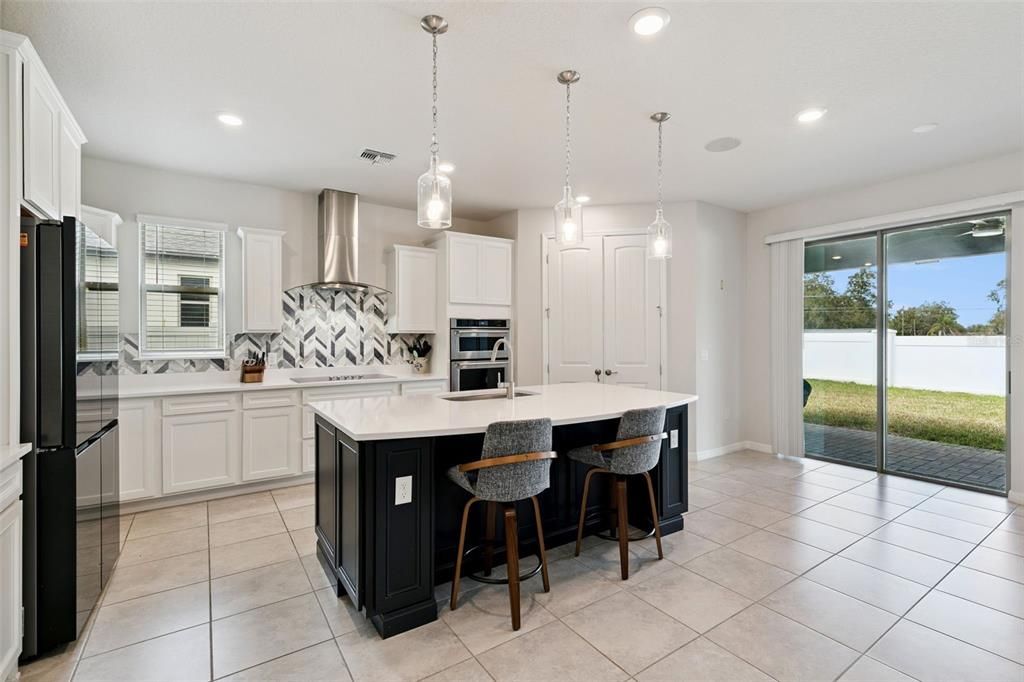Active With Contract: $725,000 (4 beds, 3 baths, 2707 Square Feet)