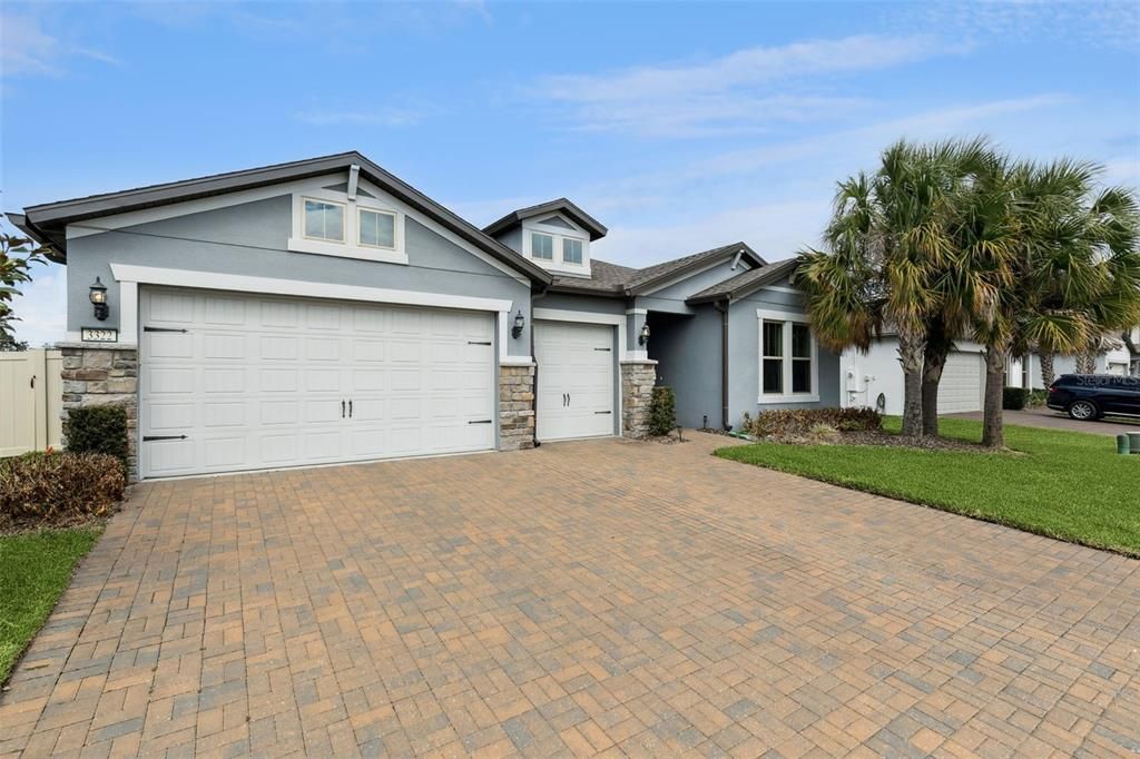 Active With Contract: $725,000 (4 beds, 3 baths, 2707 Square Feet)