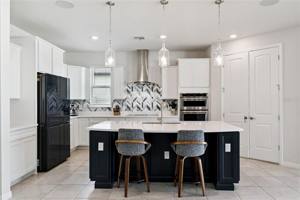 Active With Contract: $725,000 (4 beds, 3 baths, 2707 Square Feet)