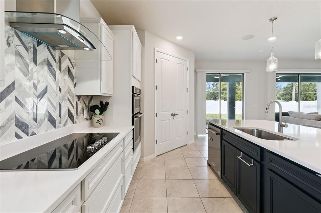 Active With Contract: $725,000 (4 beds, 3 baths, 2707 Square Feet)