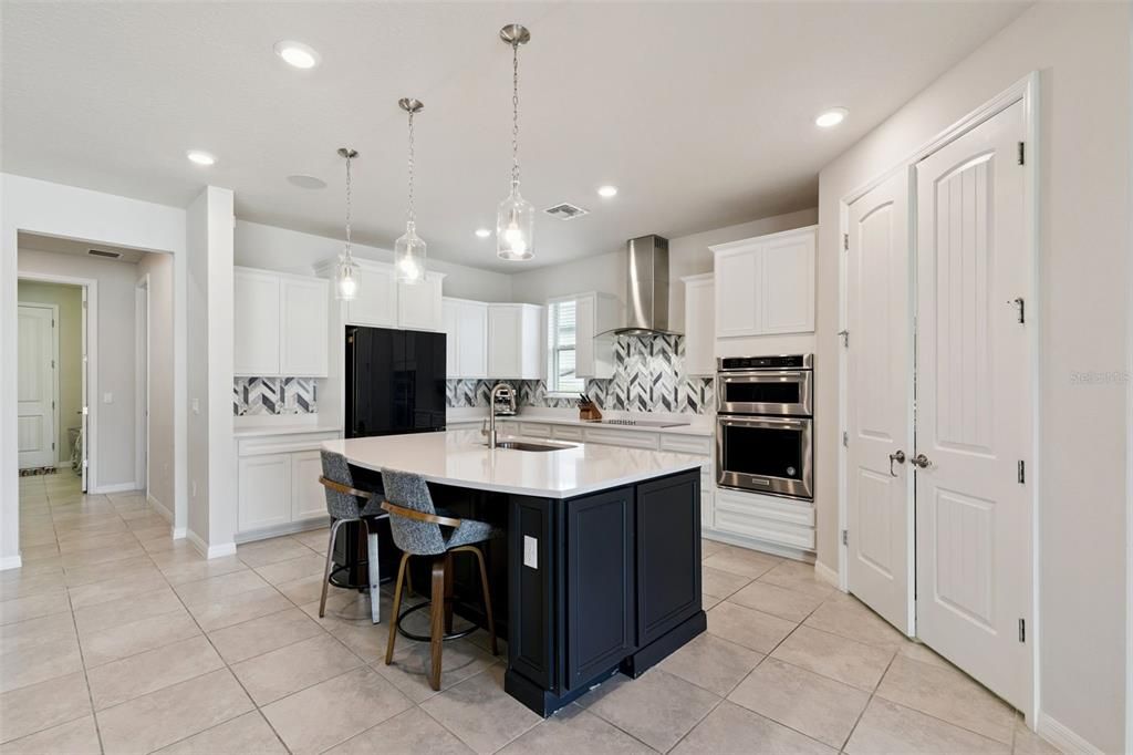 Active With Contract: $725,000 (4 beds, 3 baths, 2707 Square Feet)