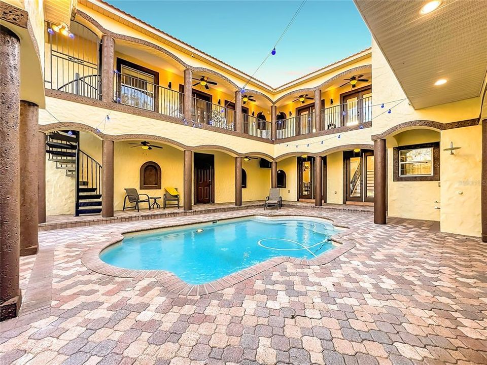 Active With Contract: $872,500 (4 beds, 3 baths, 3164 Square Feet)