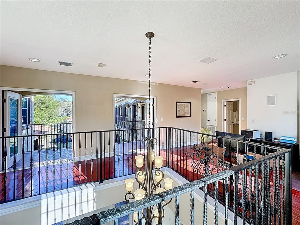 Active With Contract: $872,500 (4 beds, 3 baths, 3164 Square Feet)
