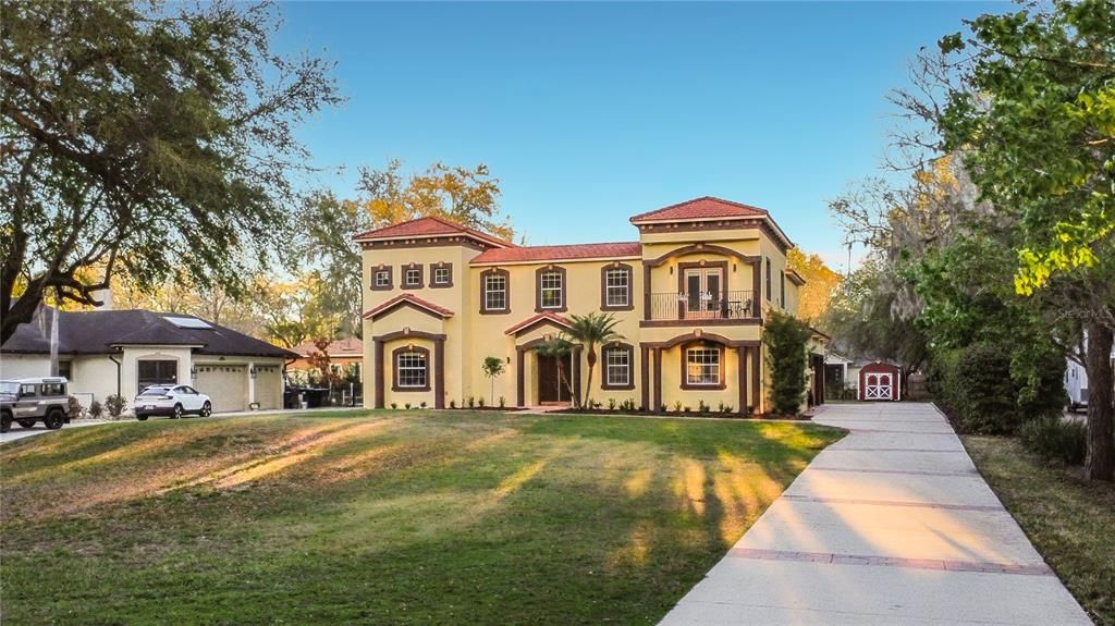 Active With Contract: $872,500 (4 beds, 3 baths, 3164 Square Feet)