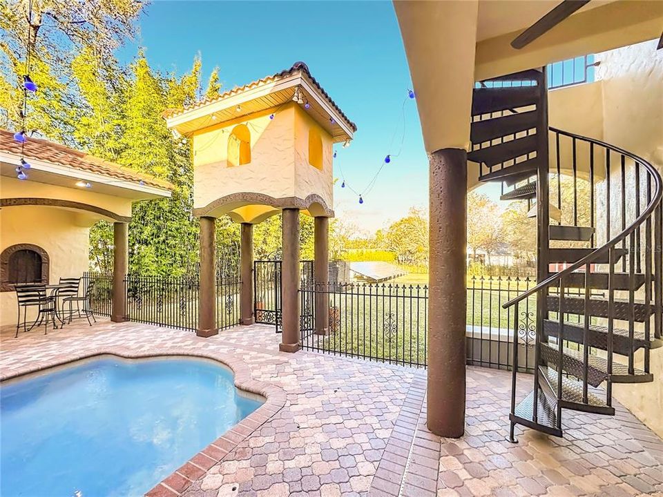 Active With Contract: $872,500 (4 beds, 3 baths, 3164 Square Feet)