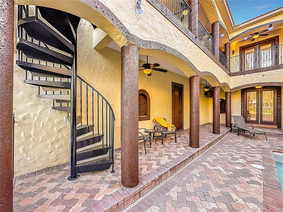 Active With Contract: $872,500 (4 beds, 3 baths, 3164 Square Feet)