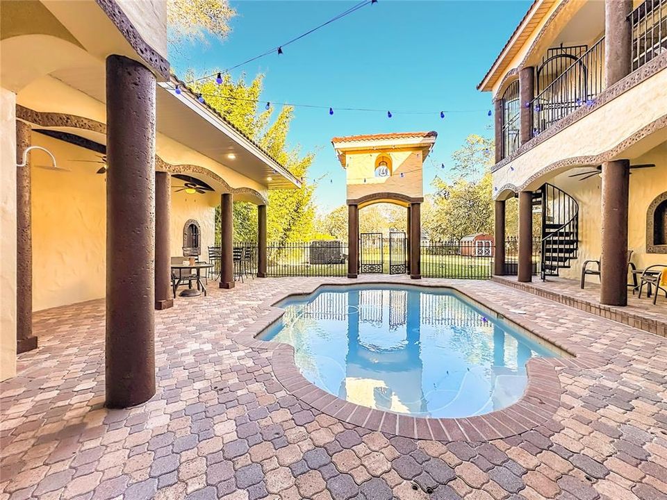 Active With Contract: $872,500 (4 beds, 3 baths, 3164 Square Feet)