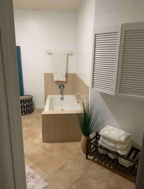 En Venta: $154,900 (2 camas, 2 baños, 930 Pies cuadrados)