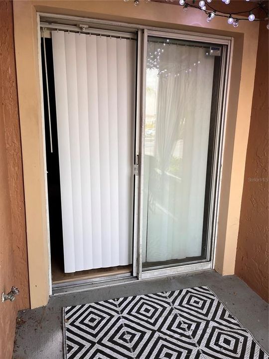 En Venta: $154,900 (2 camas, 2 baños, 930 Pies cuadrados)