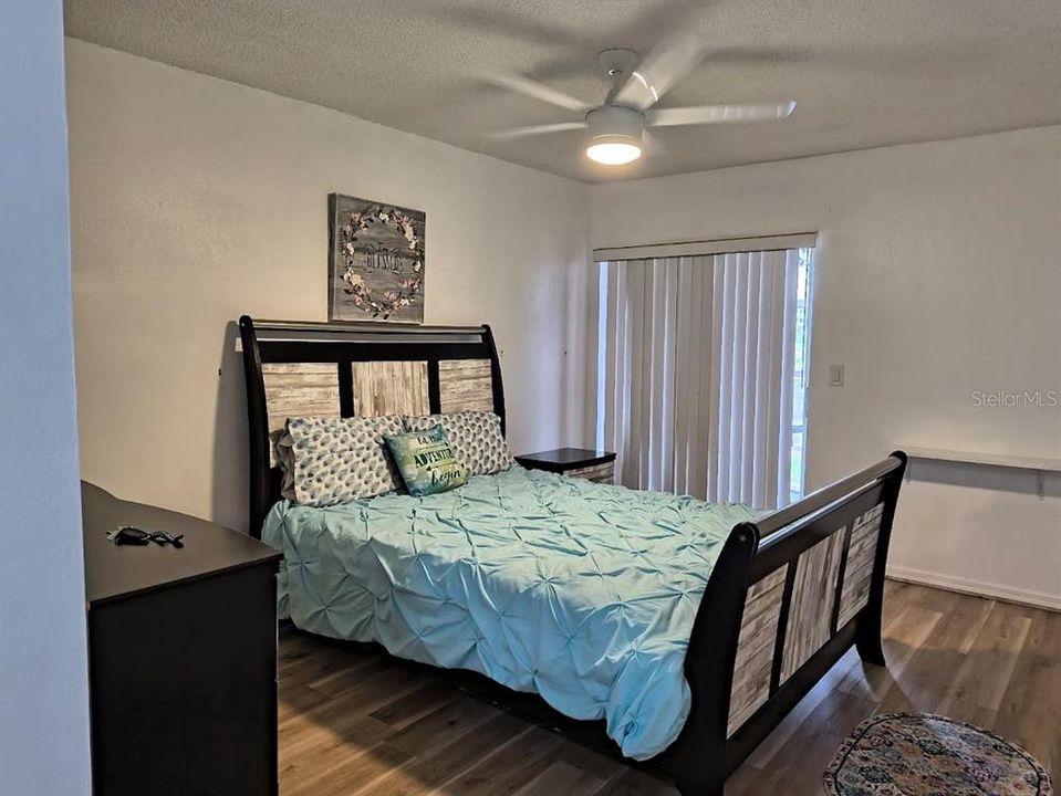 En Venta: $154,900 (2 camas, 2 baños, 930 Pies cuadrados)