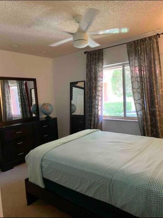 En Venta: $154,900 (2 camas, 2 baños, 930 Pies cuadrados)