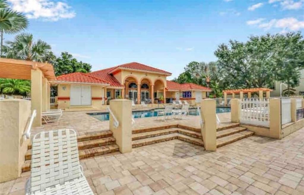 En Venta: $154,900 (2 camas, 2 baños, 930 Pies cuadrados)