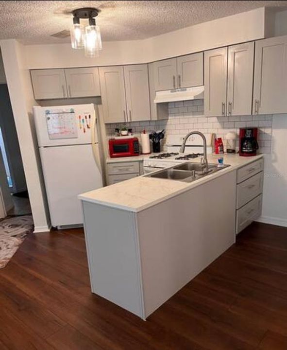 En Venta: $154,900 (2 camas, 2 baños, 930 Pies cuadrados)
