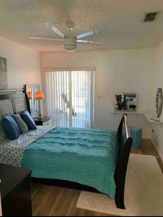 En Venta: $154,900 (2 camas, 2 baños, 930 Pies cuadrados)