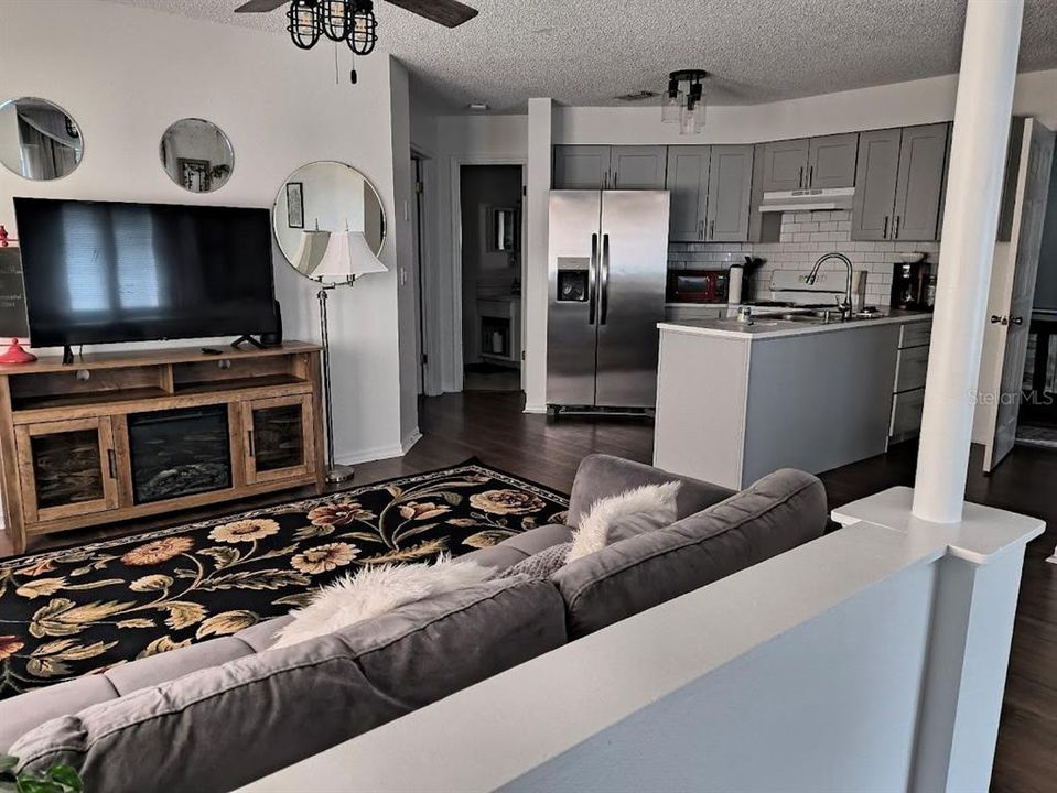 En Venta: $154,900 (2 camas, 2 baños, 930 Pies cuadrados)