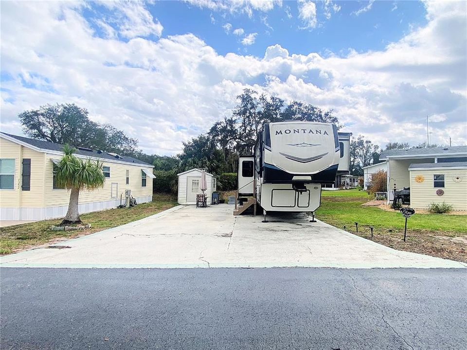 На продажу: $52,500 (0.06 acres)