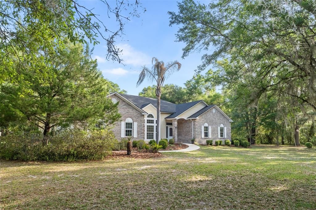 For Sale: $725,000 (4 beds, 2 baths, 2831 Square Feet)