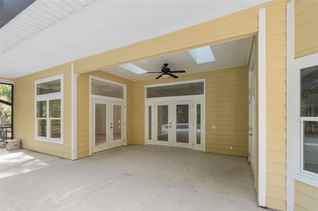 For Sale: $725,000 (4 beds, 2 baths, 2831 Square Feet)