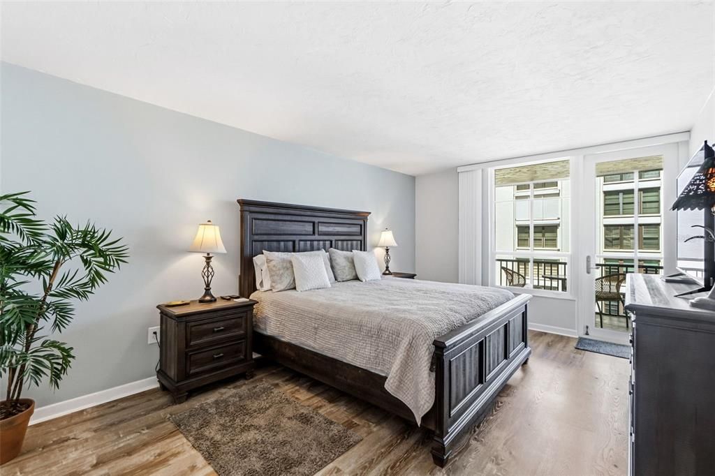 Activo con contrato: $595,000 (2 camas, 2 baños, 1284 Pies cuadrados)