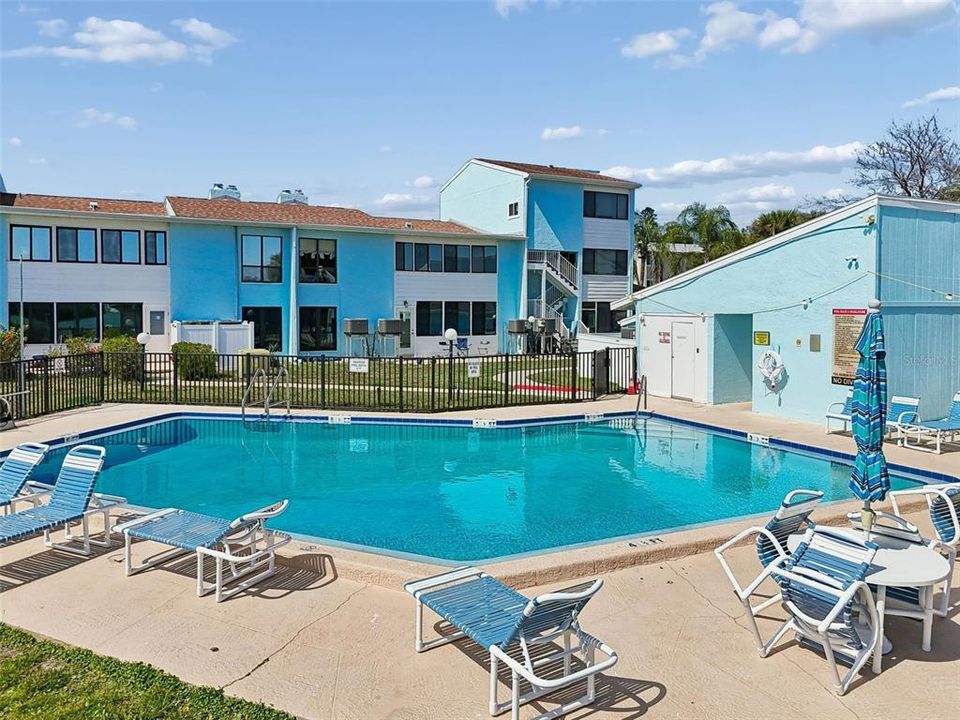 En Venta: $300,000 (2 camas, 2 baños, 1062 Pies cuadrados)