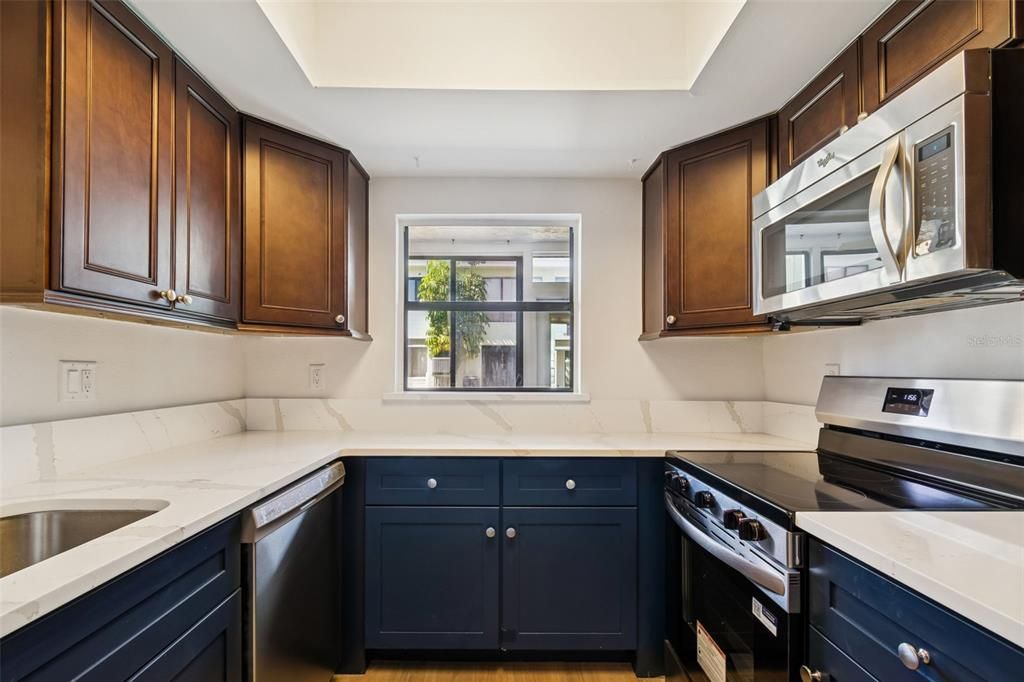 En Venta: $300,000 (2 camas, 2 baños, 1062 Pies cuadrados)